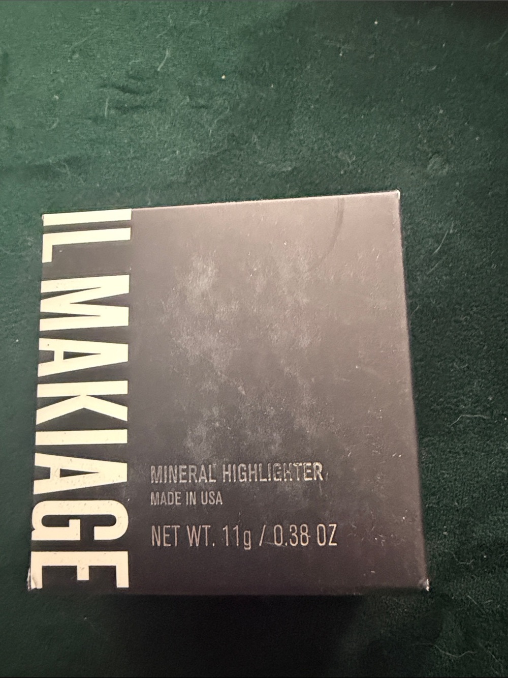 IL MAKIAGE Mineral Highlighter Compact — Black